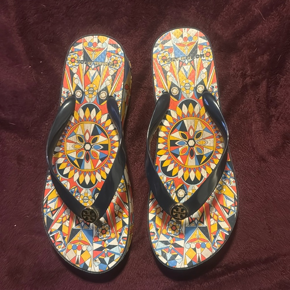 Tory Burch groovy flip flops